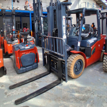 Chariot élévateur électrique lithium HELI 3.5T vue de profil