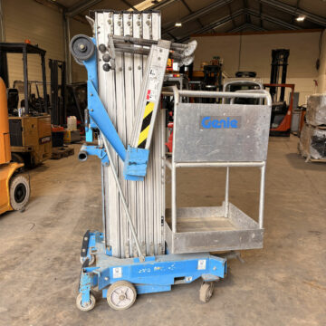 Nacelle verticale électrique Genie occasion compacte pour travaux en hauteur