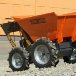Mini dumper thermique Garden Dumper 250 kg équipé d'une transmission intégrale 4x4 et d'une benne basculante