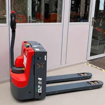 Transpalette électrique HELI CBD20C2LIH neuf avec batterie Lithium 24V 150 Ah et chargeur, capacité de levage 2 000 kg.
