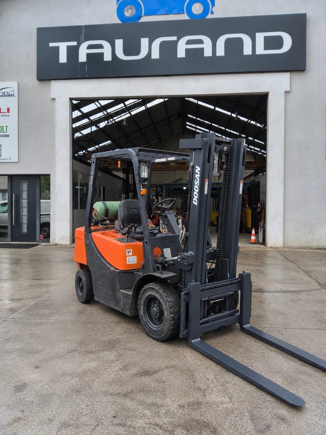 Chariot élévateur gaz DOOSAN G25GXPLUS d’occasion – 2 500 kg